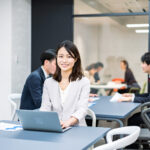 ABWを導入して笑顔でいきいきと働く従業員